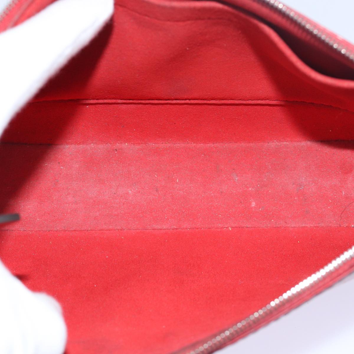 Louis Vuitton Pochette Accessoires Red Leather Clutch Bag (Pre-Owned)