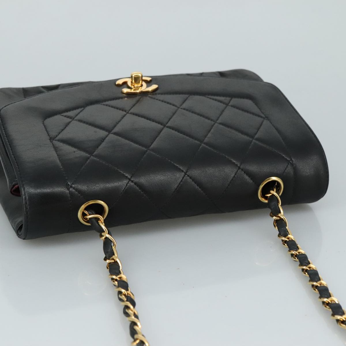 Chanel Diana Black Leather Shoulder Bag (Pre-Owned)