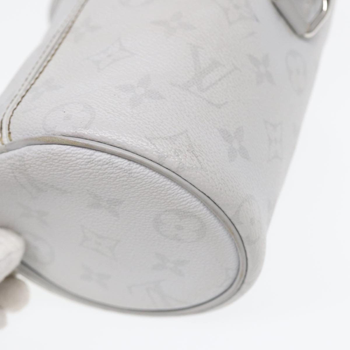 Louis Vuitton Chalk Nano White Leather Shoulder Bag (Pre-Owned)