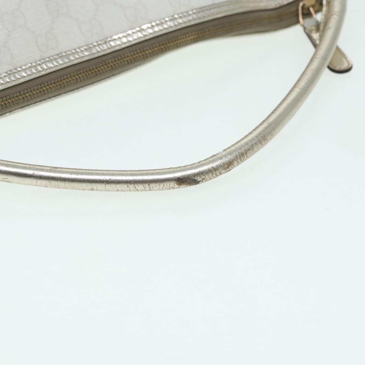 Gucci Supreme Gg White Leather Shoulder Bag (Pre-Owned)