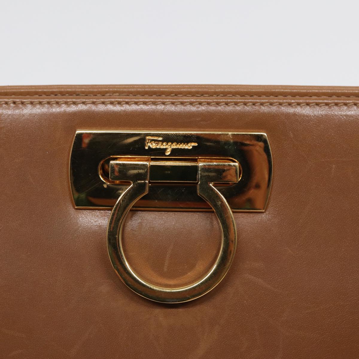 Salvatore Ferragamo Gold Leather Shoulder Bag (Pre-Owned)