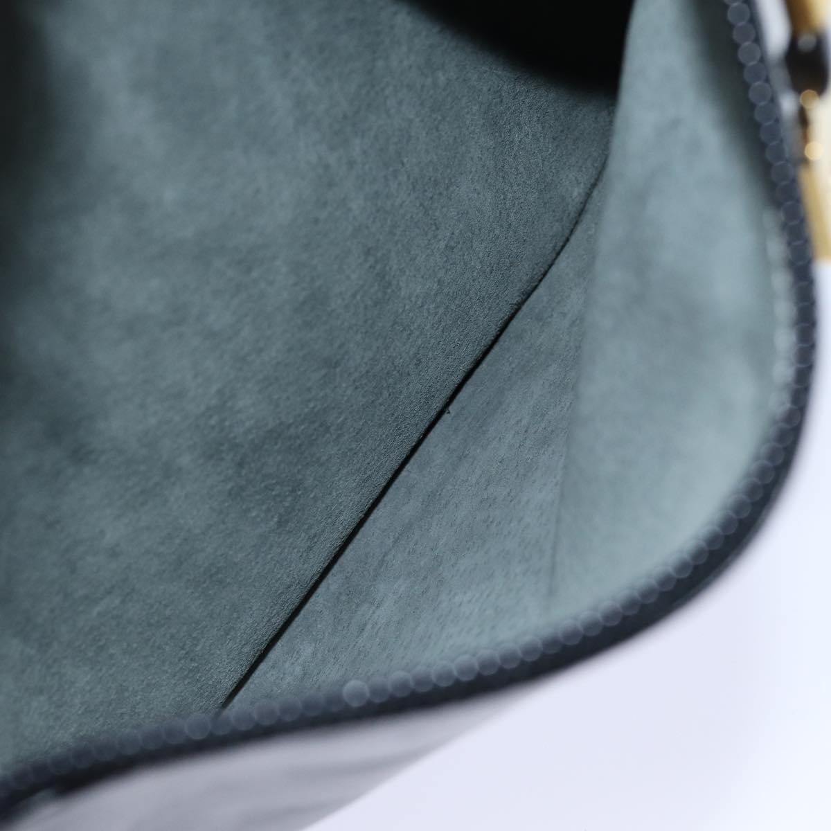 Loewe Black Leather Shoulder Bag (Pre-Owned)