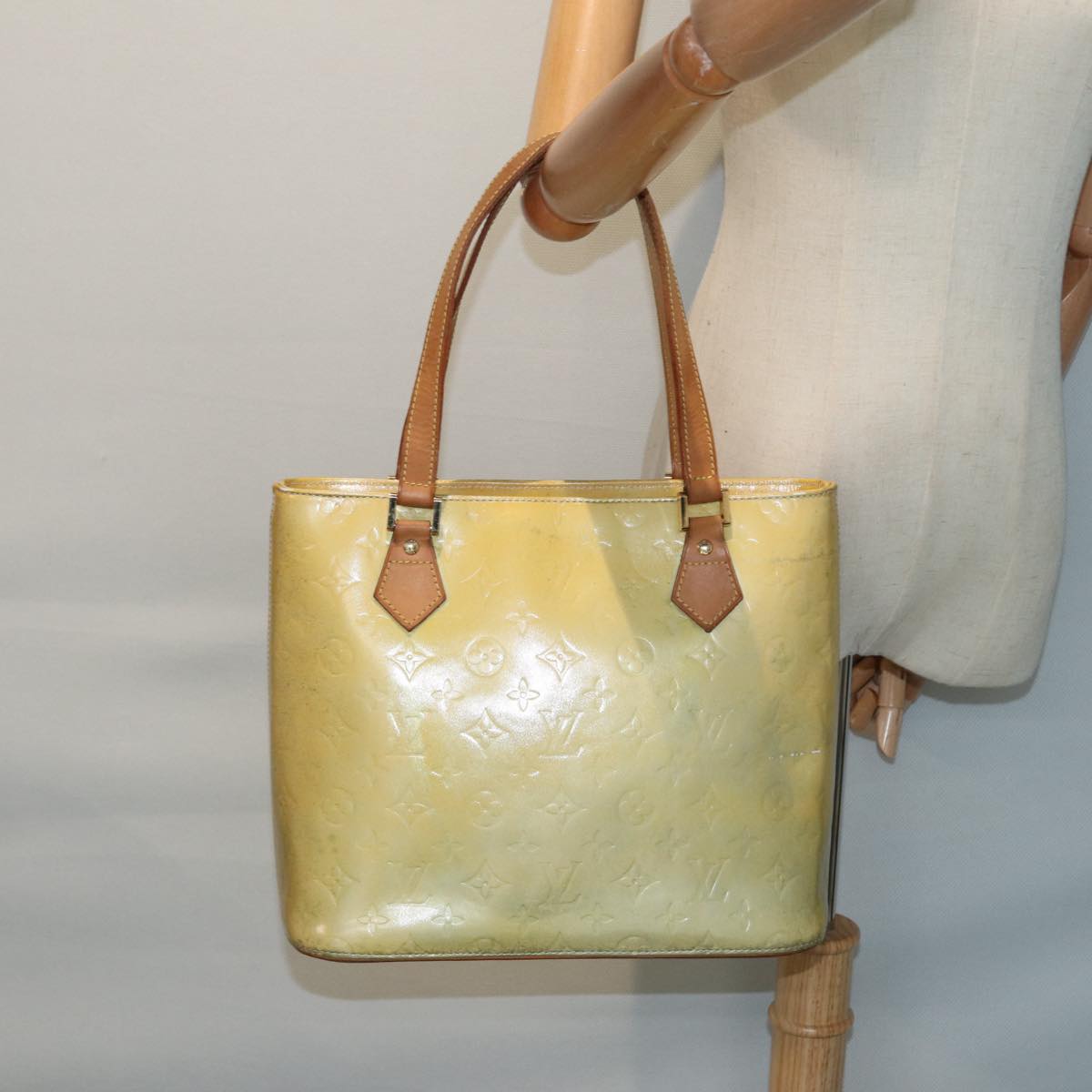 Louis Vuitton Houston Yellow Patent Leather Handbag (Pre-Owned)