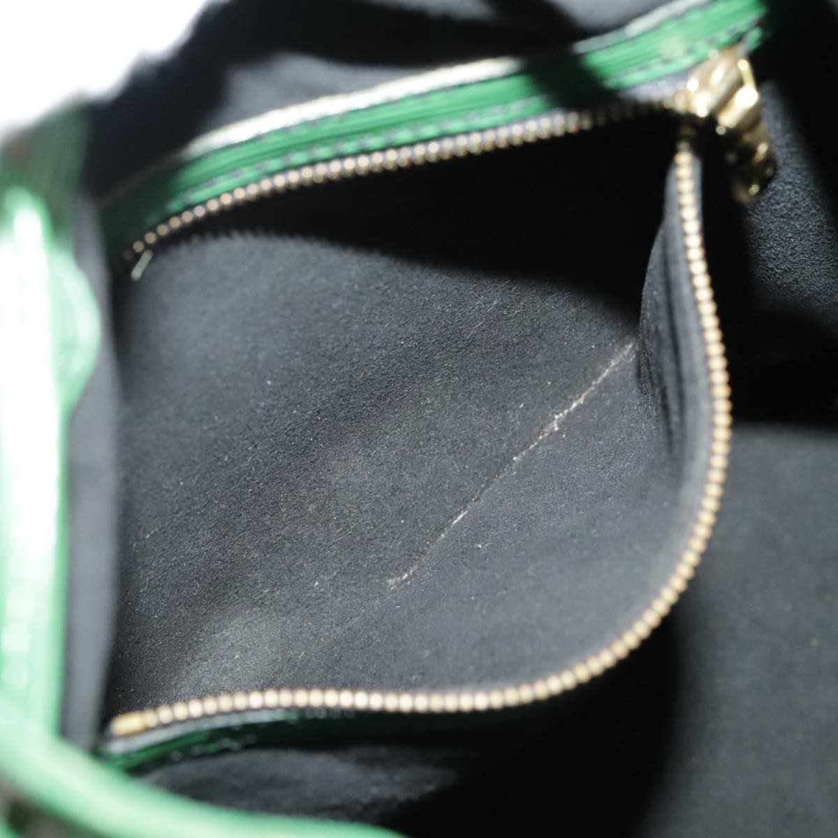 Louis Vuitton Noé Green Leather Shoulder Bag (Pre-Owned)