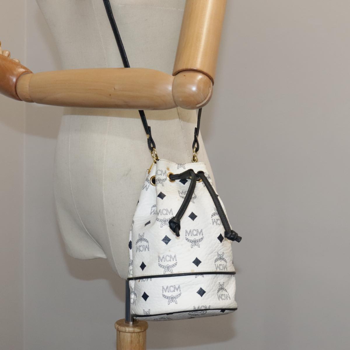 MCM Visetos White Canvas Shoulder Bag (Pre-Owned)