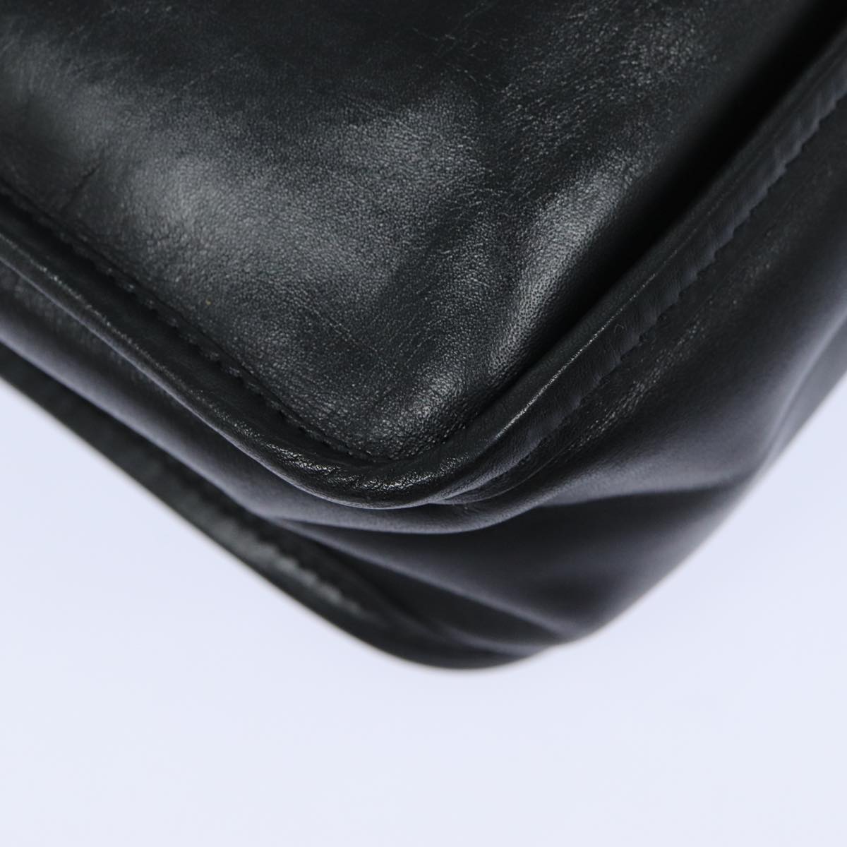 Loewe Black Leather Shoulder Bag (Pre-Owned)