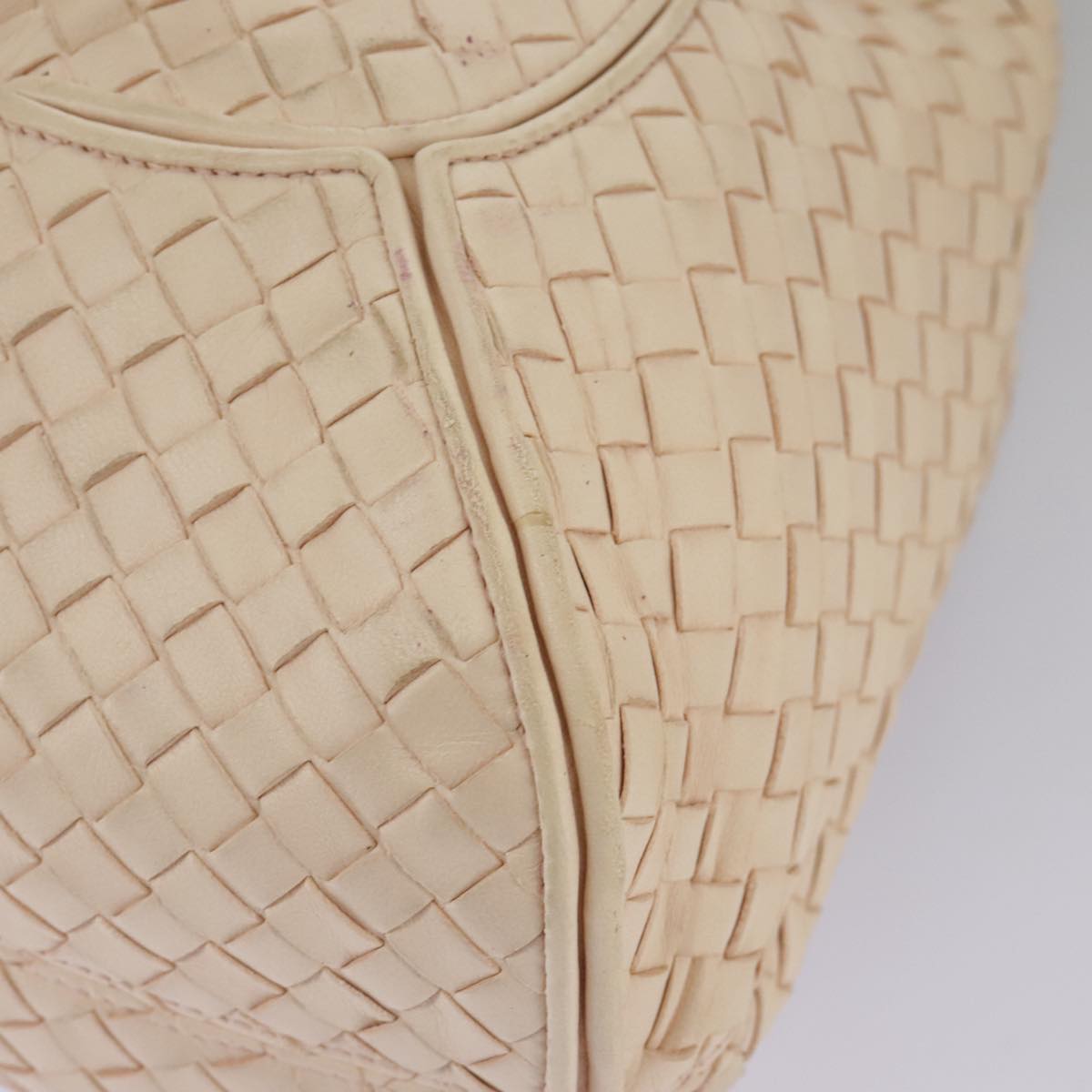 Bottega Veneta Intrecciato Pink Leather Shoulder Bag (Pre-Owned)