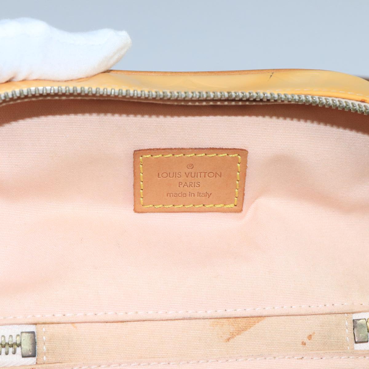 Louis Vuitton Sullivan Yellow Patent Leather Shoulder Bag (Pre-Owned)