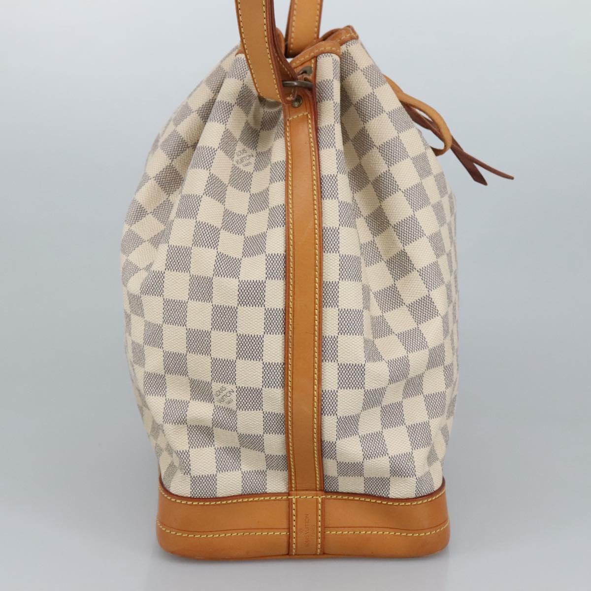 Louis Vuitton Noe White Canvas Shoulder Bag (Pre-Owned)