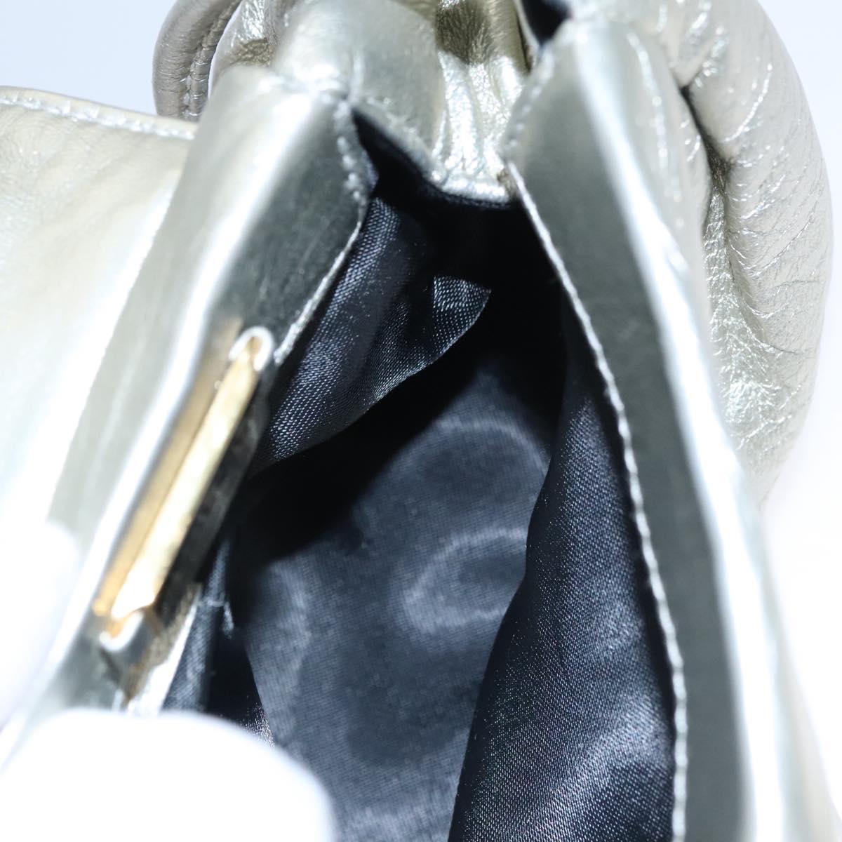 Loewe Silver Leather Shoulder Bag (Pre-Owned)