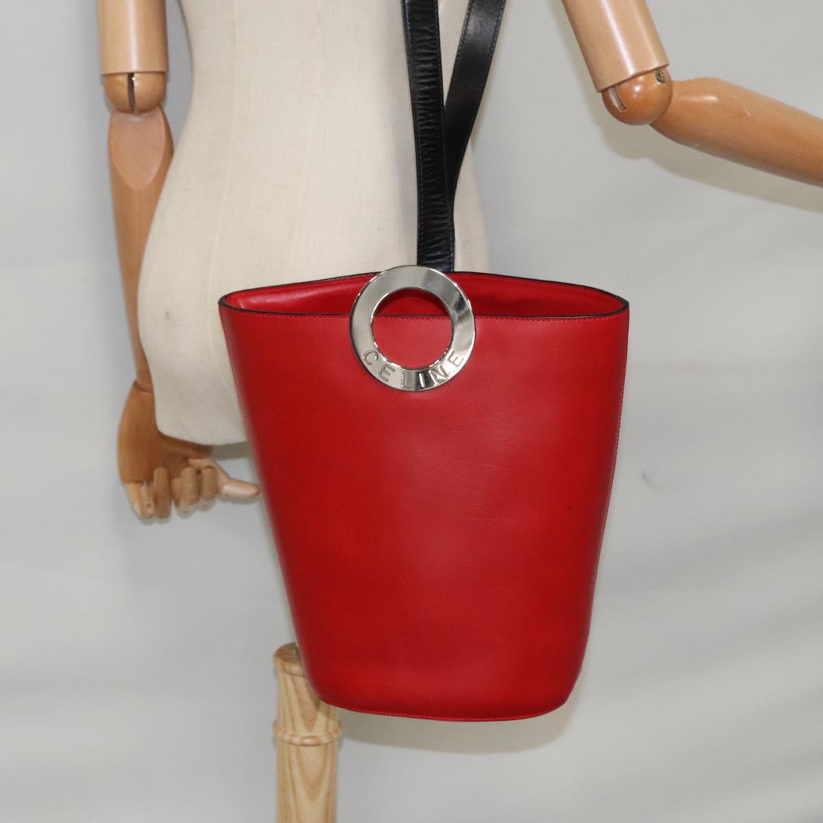 Céline Logo Du Cercle Red Leather Shoulder Bag (Pre-Owned)