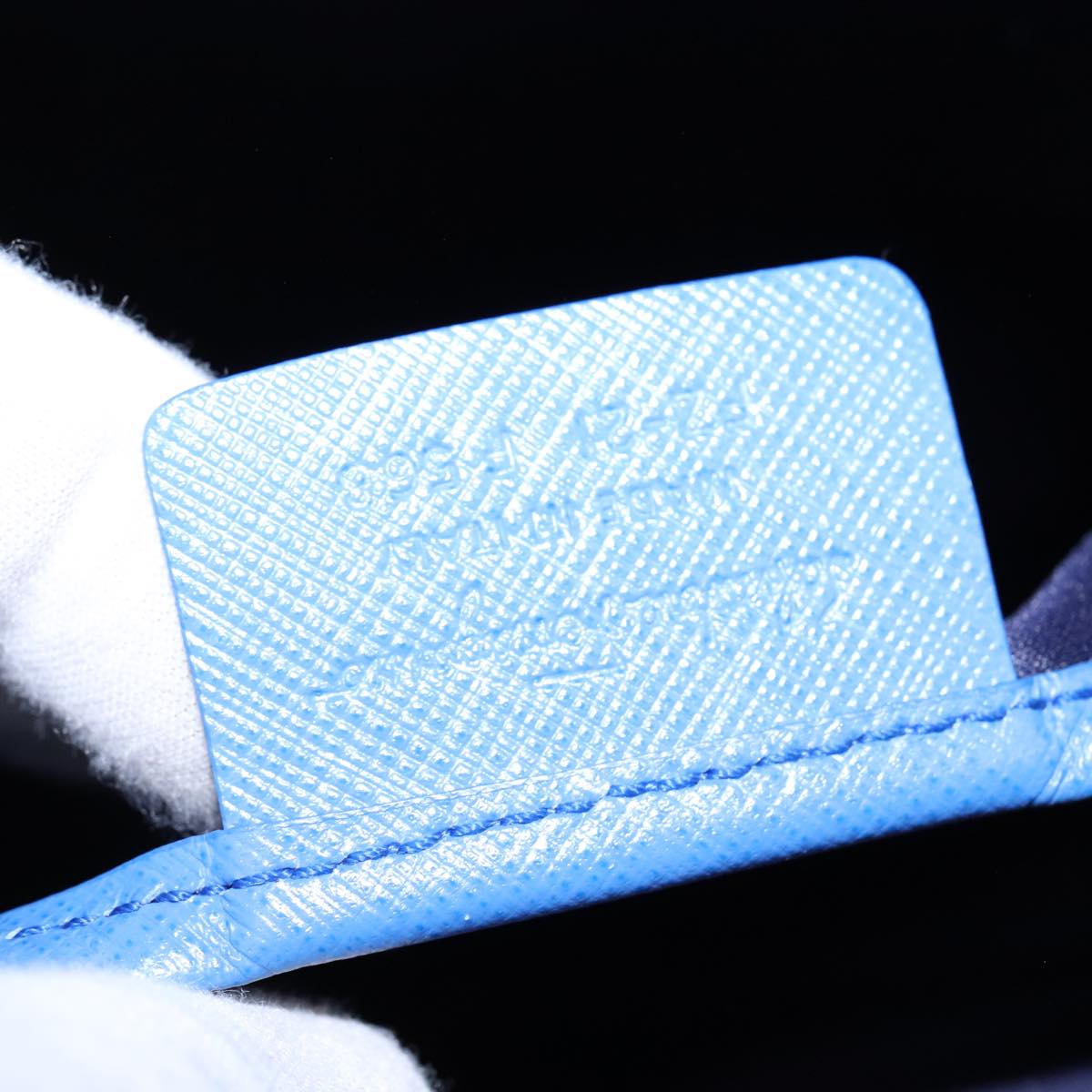 Salvatore Ferragamo Vara Blue Leather Shoulder Bag (Pre-Owned)