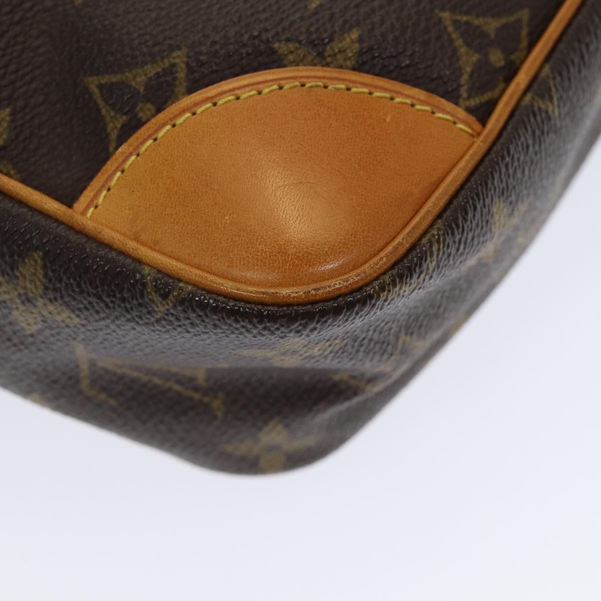 Louis Vuitton Compiegne 28 Brown Canvas Clutch Bag (Pre-Owned)