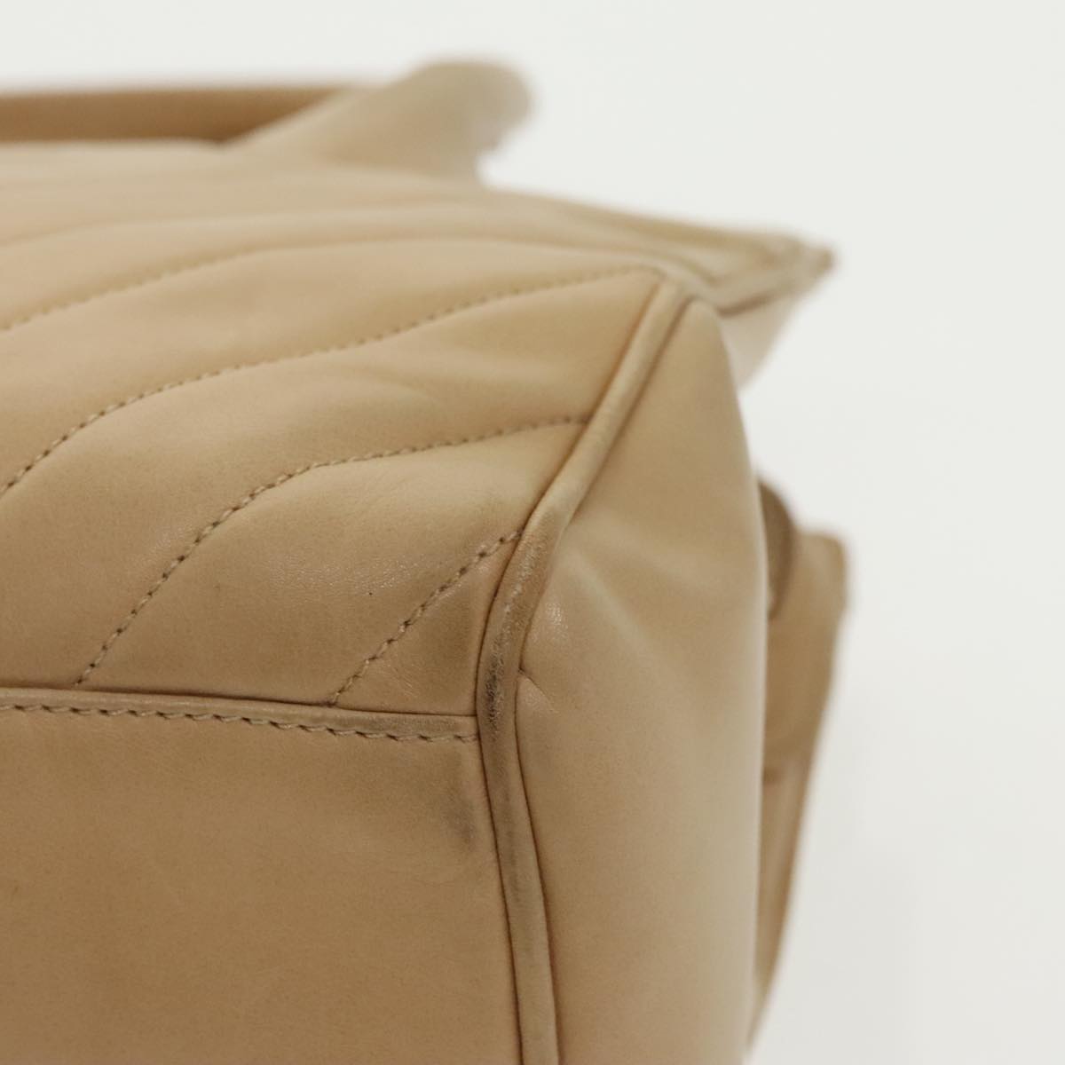 Chanel V-Stich Beige Leather Handbag (Pre-Owned)