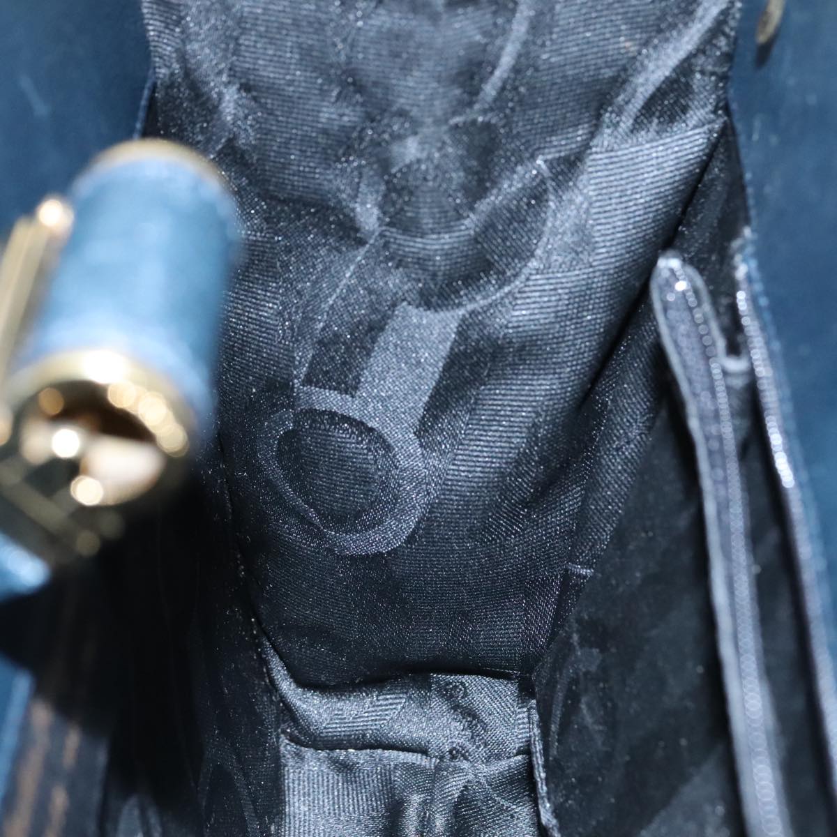 Salvatore Ferragamo - Navy Leather Shoulder Bag (Pre-Owned)