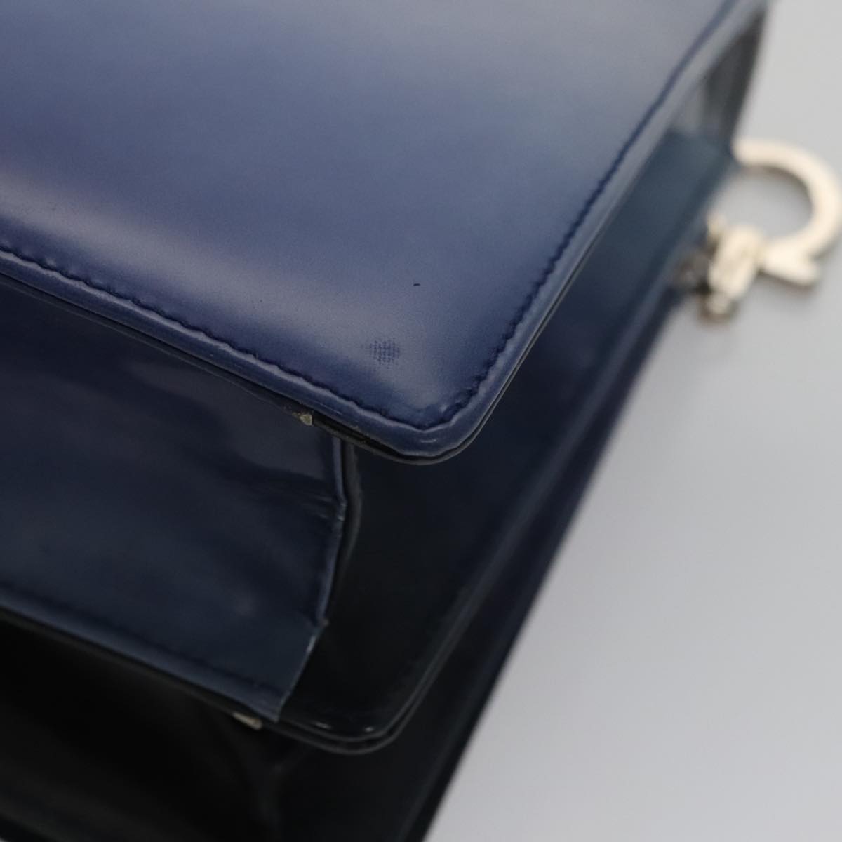Salvatore Ferragamo Gancini Blue Patent Leather Shoulder Bag (Pre-Owned)