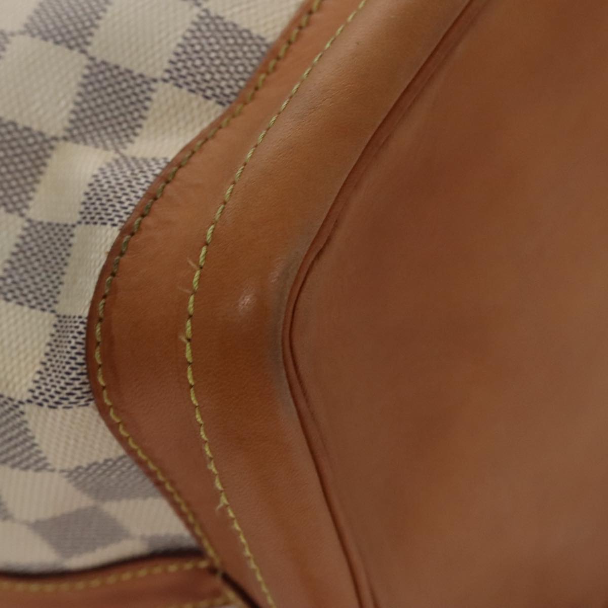 Louis Vuitton Noé White Canvas Shoulder Bag (Pre-Owned)