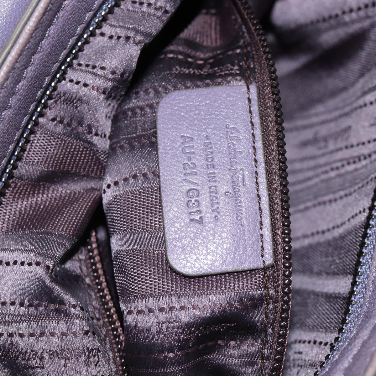 Salvatore Ferragamo Gancini Purple Leather Handbag (Pre-Owned)