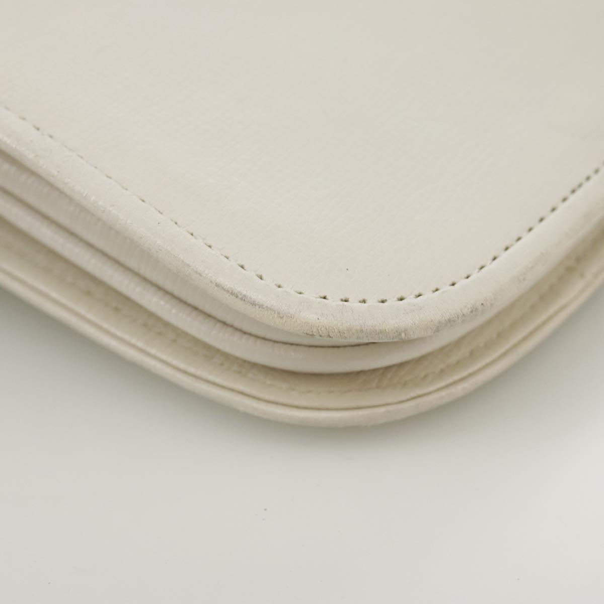Saint Laurent Ysl Line White Leather Shoulder Bag (Pre-Owned)
