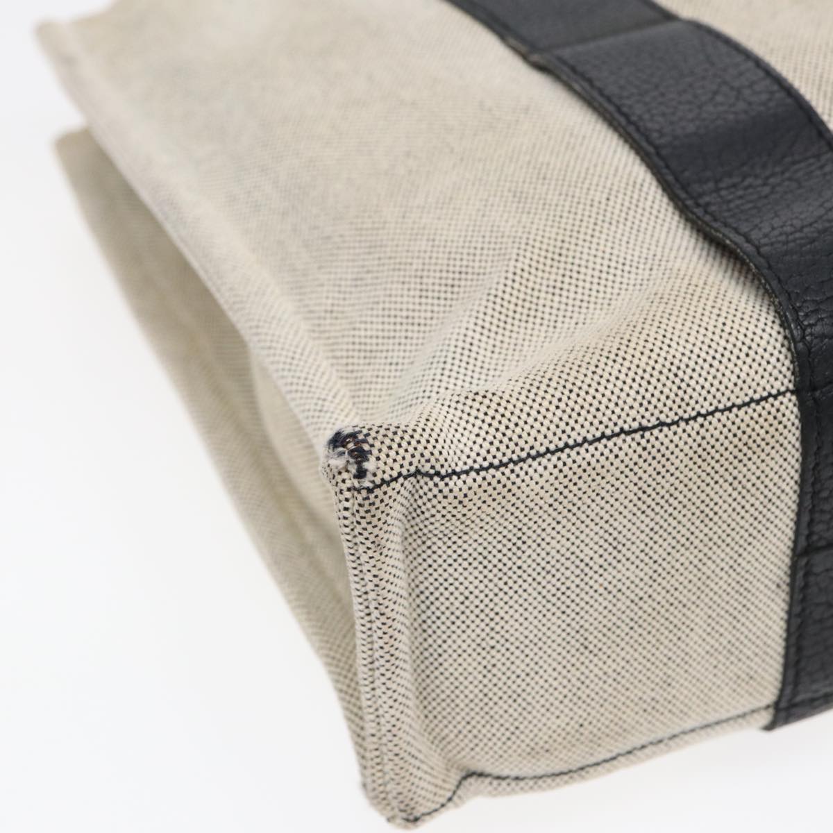 Hermès Arne White Canvas Tote Bag (Pre-Owned)