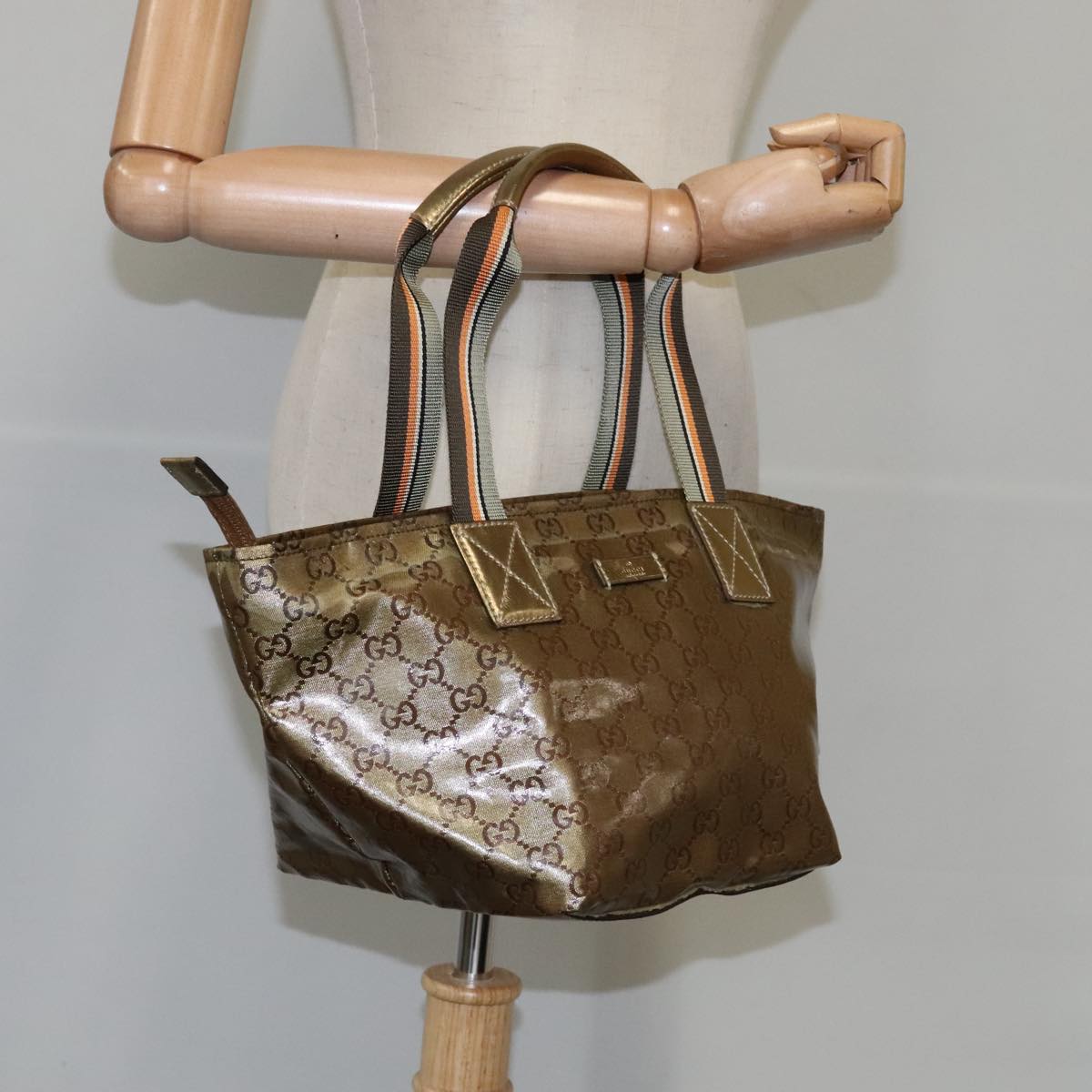 Gucci Gg Crystal Grey Canvas Handbag (Pre-Owned)