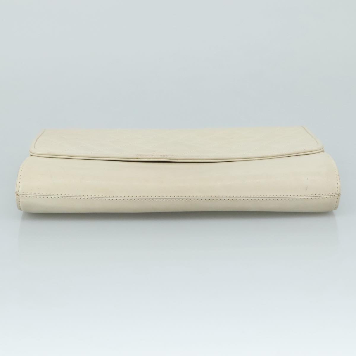 Yves Saint Laurent White Leather Clutch Bag (Pre-Owned)