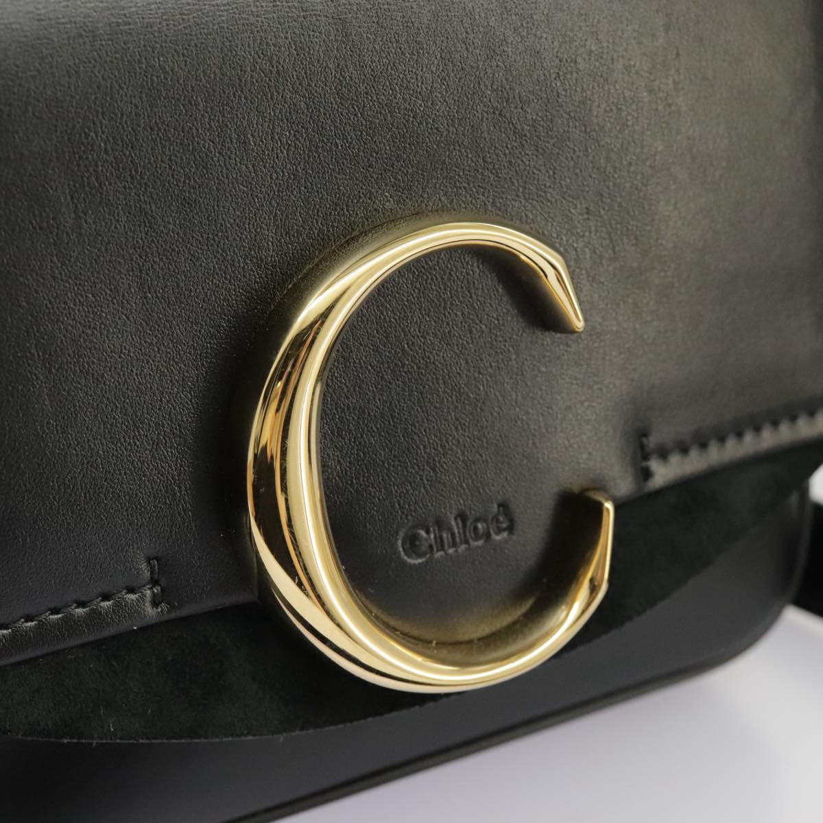 Chloé C Black Leather Handbag (Pre-Owned)