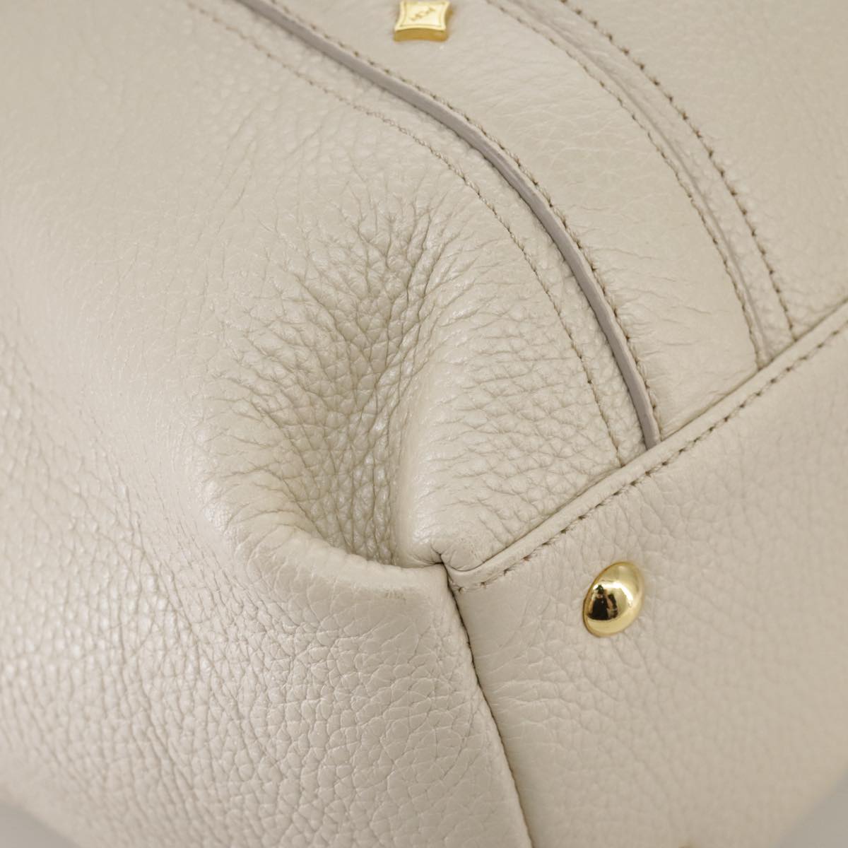 MCM White Leather Tote Bag (Pre-Owned)
