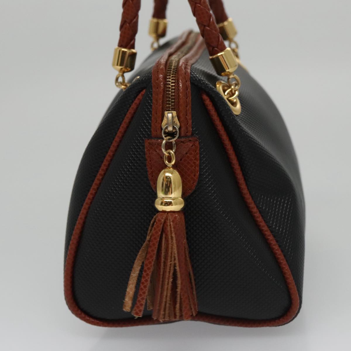 Bottega Veneta -- Black Canvas Handbag (Pre-Owned)