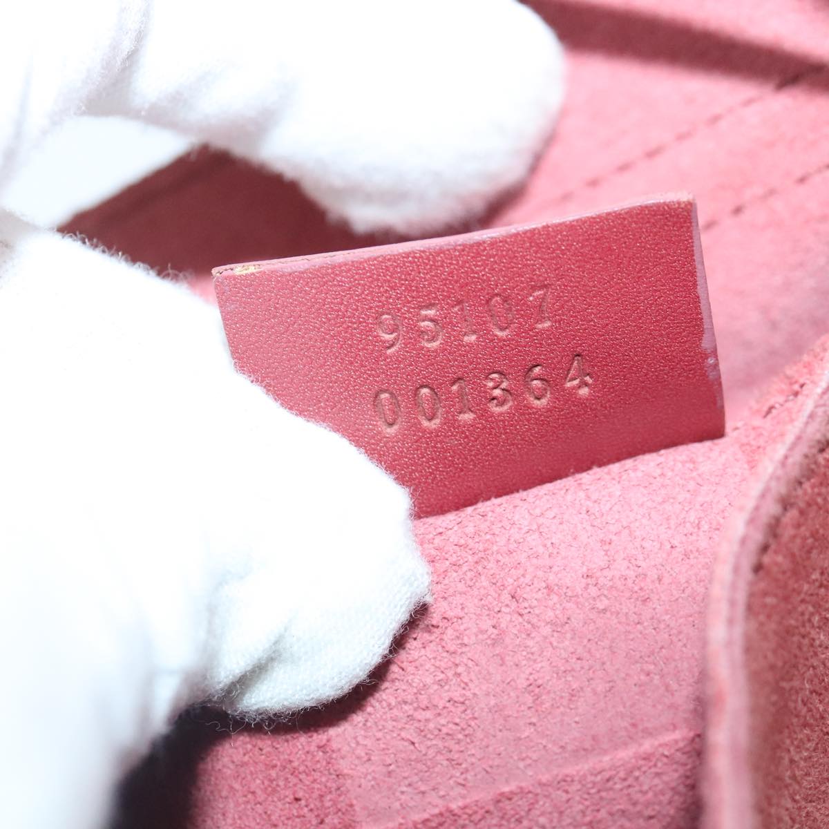 Gucci Red Suede Shoulder Bag (Pre-Owned)