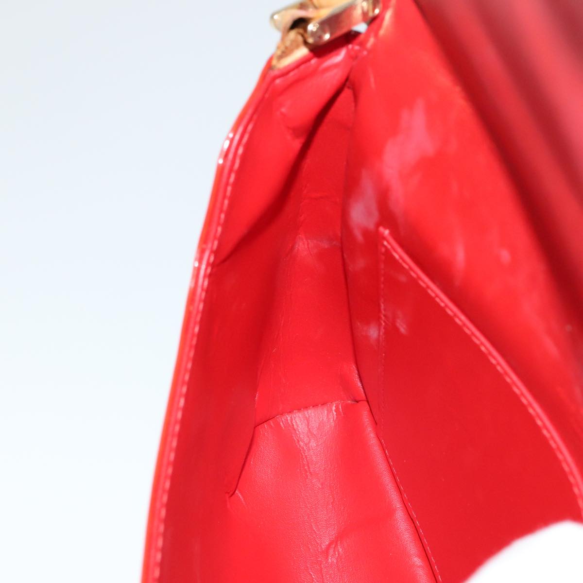 Louis Vuitton Red Patent Leather Shoulder Bag (Pre-Owned)