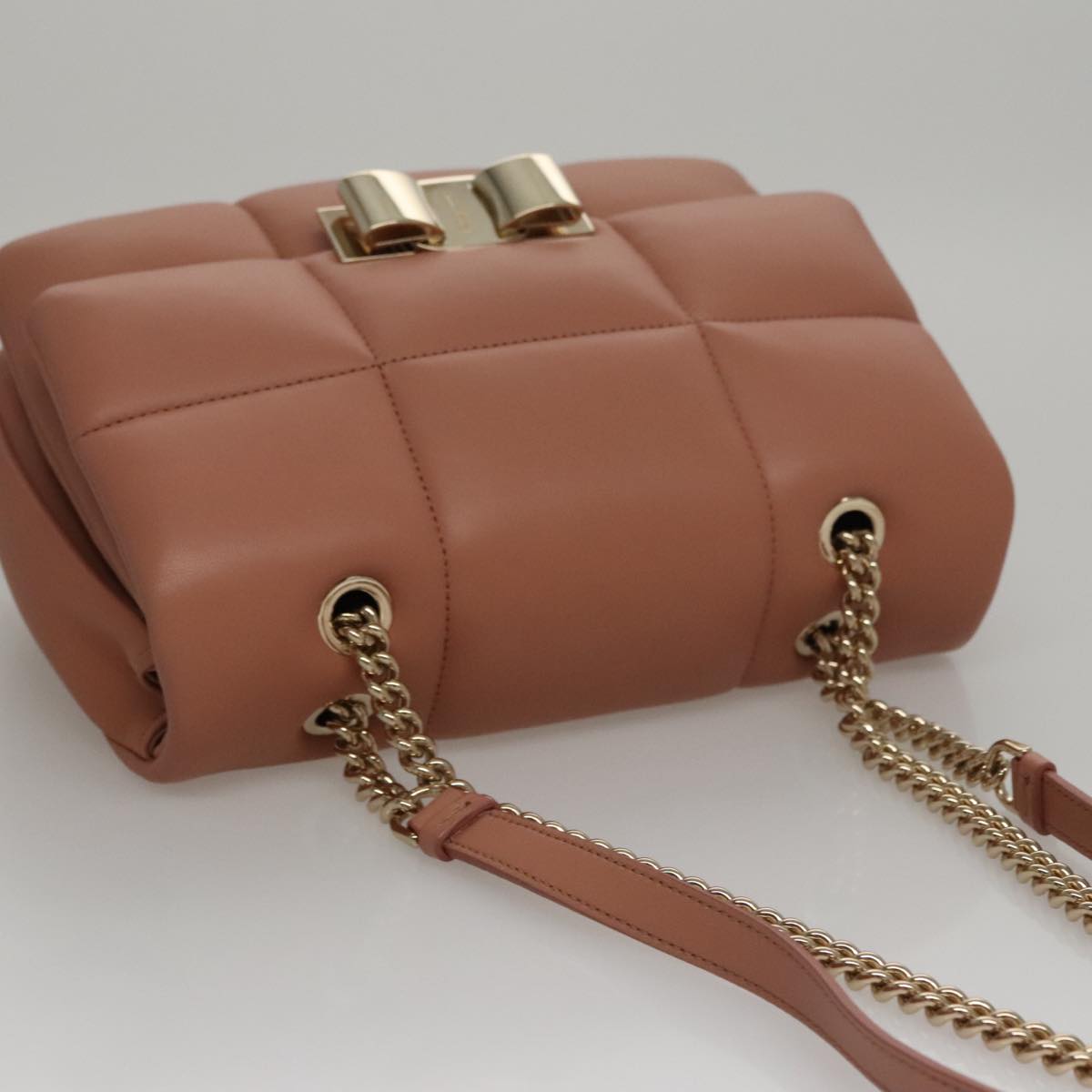 Salvatore Ferragamo Vara Brown Leather Shoulder Bag (Pre-Owned)