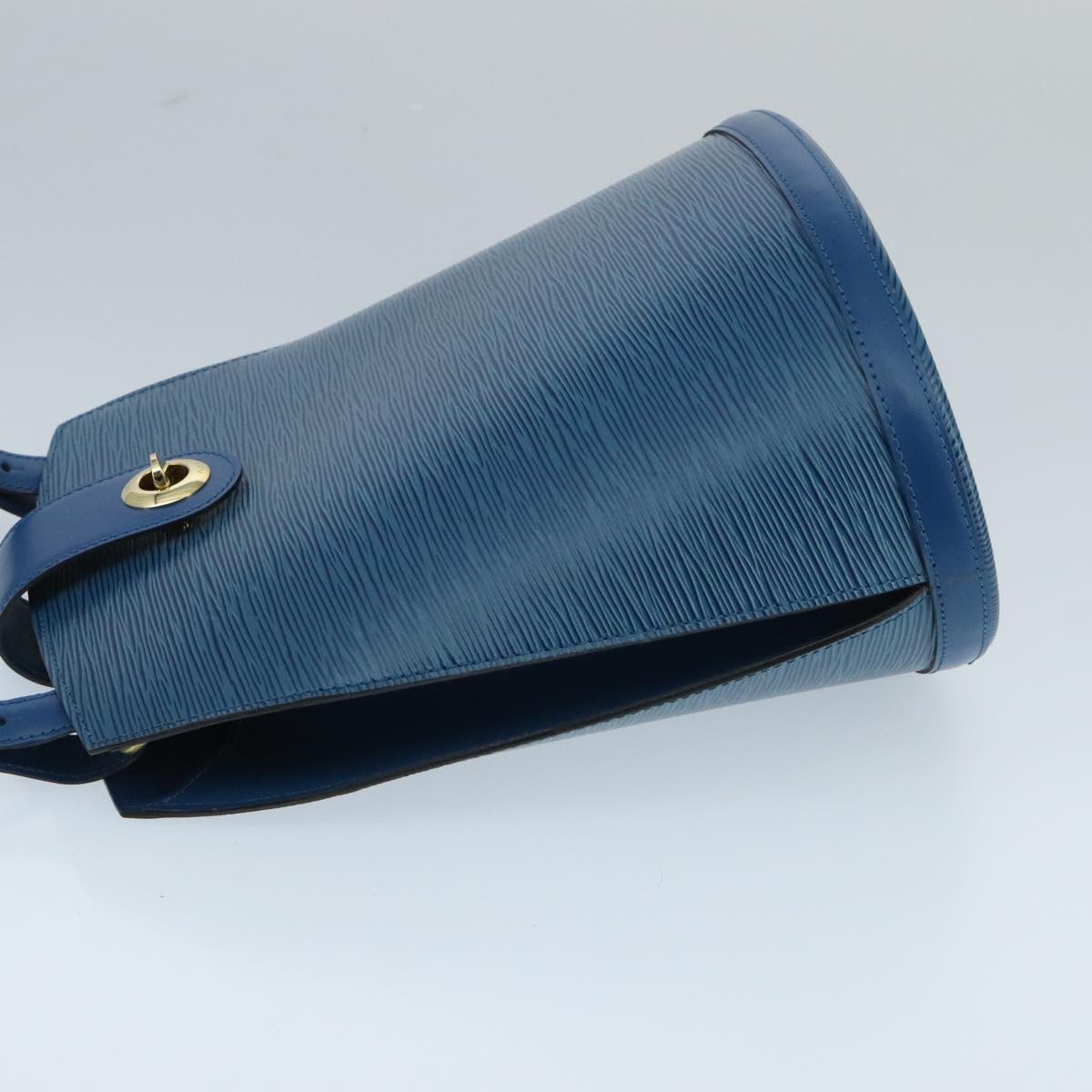 Louis Vuitton Cluny Blue Leather Shoulder Bag (Pre-Owned)