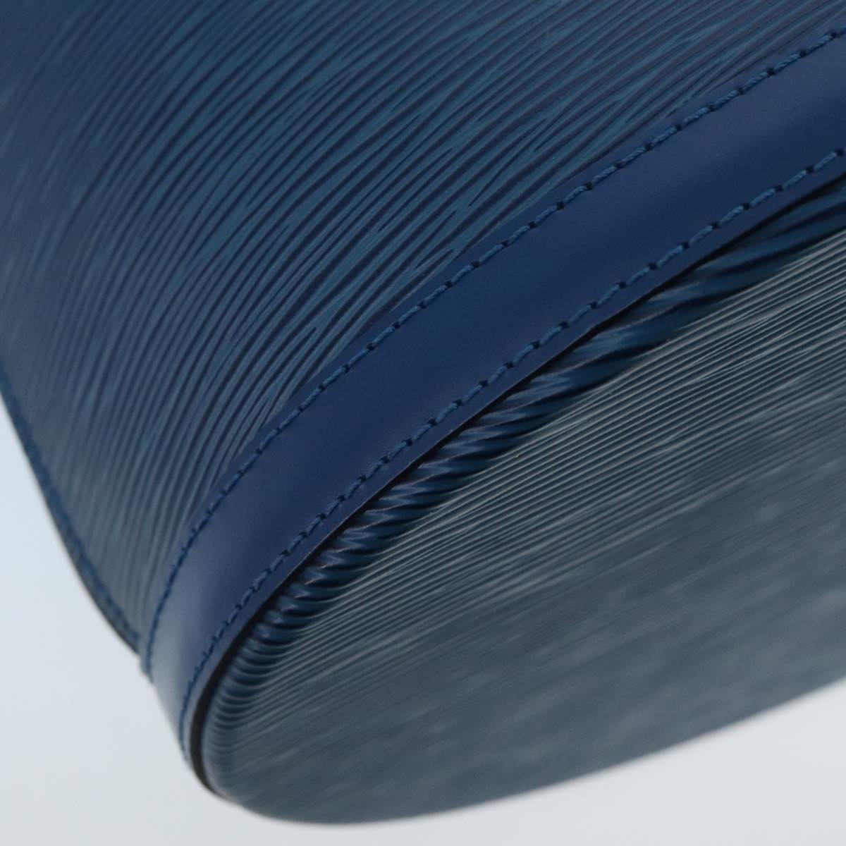 Louis Vuitton Cluny Blue Leather Shoulder Bag (Pre-Owned)