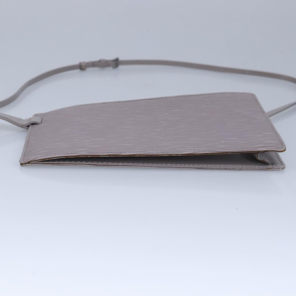 Louis Vuitton Grey Leather Clutch Bag (Pre-Owned)