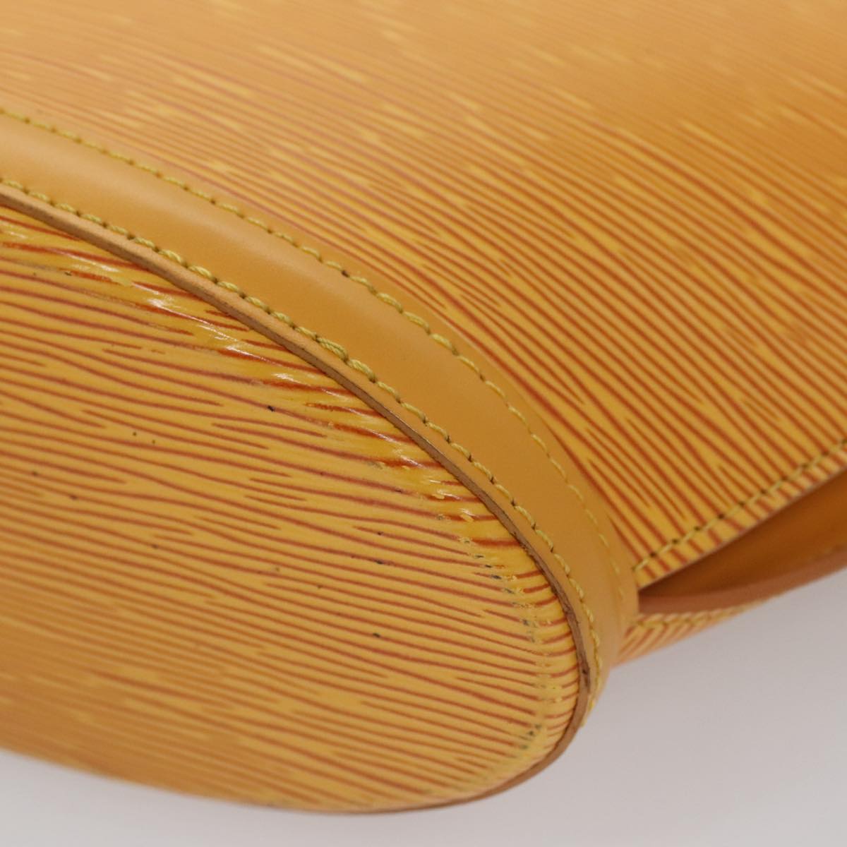 Louis Vuitton Saint Jacques Yellow Leather Handbag (Pre-Owned)