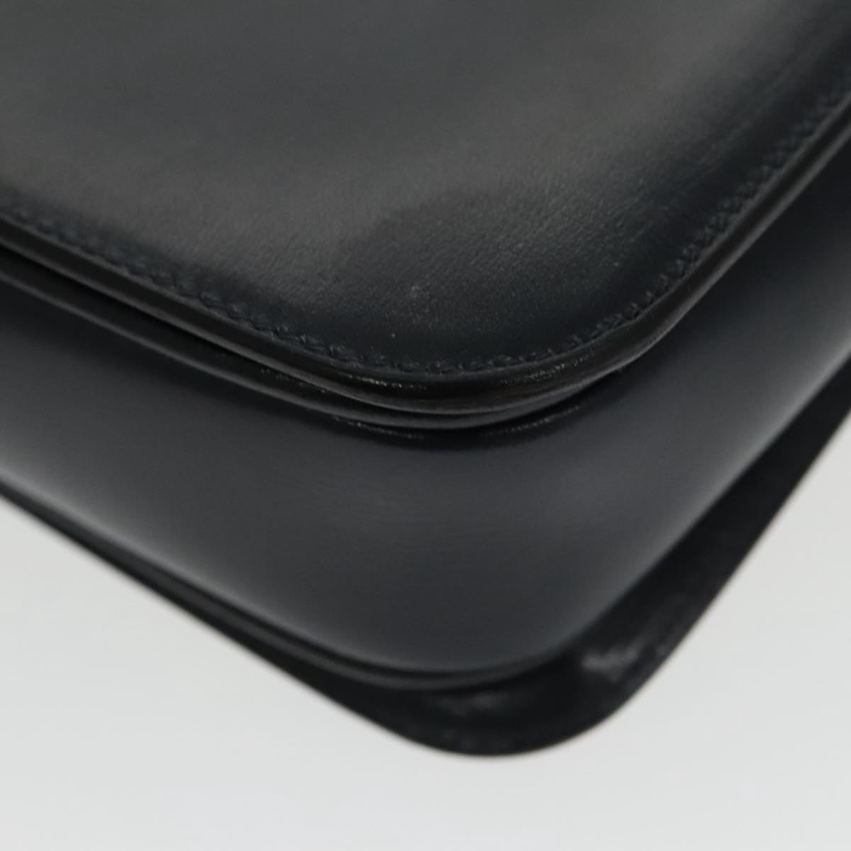 Gucci G Logo Black Leather Shoulder Bag (Pre-Owned)