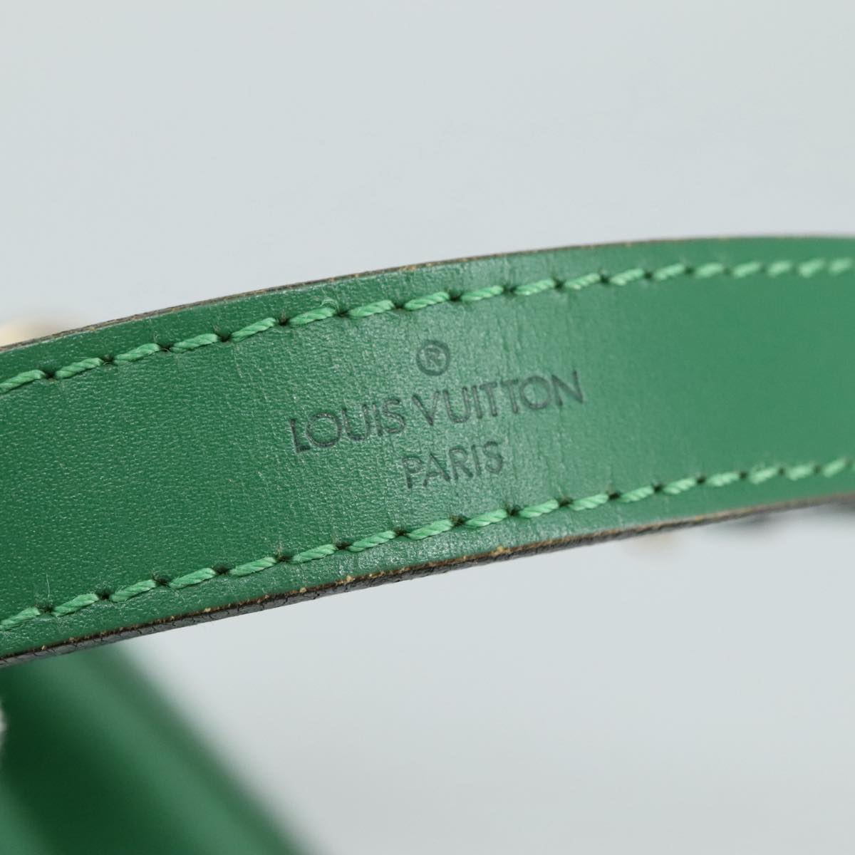 Louis Vuitton Noé Green Leather Shoulder Bag (Pre-Owned)