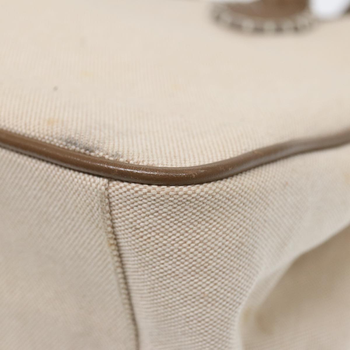 Burberry Beige Canvas Handbag (Pre-Owned)
