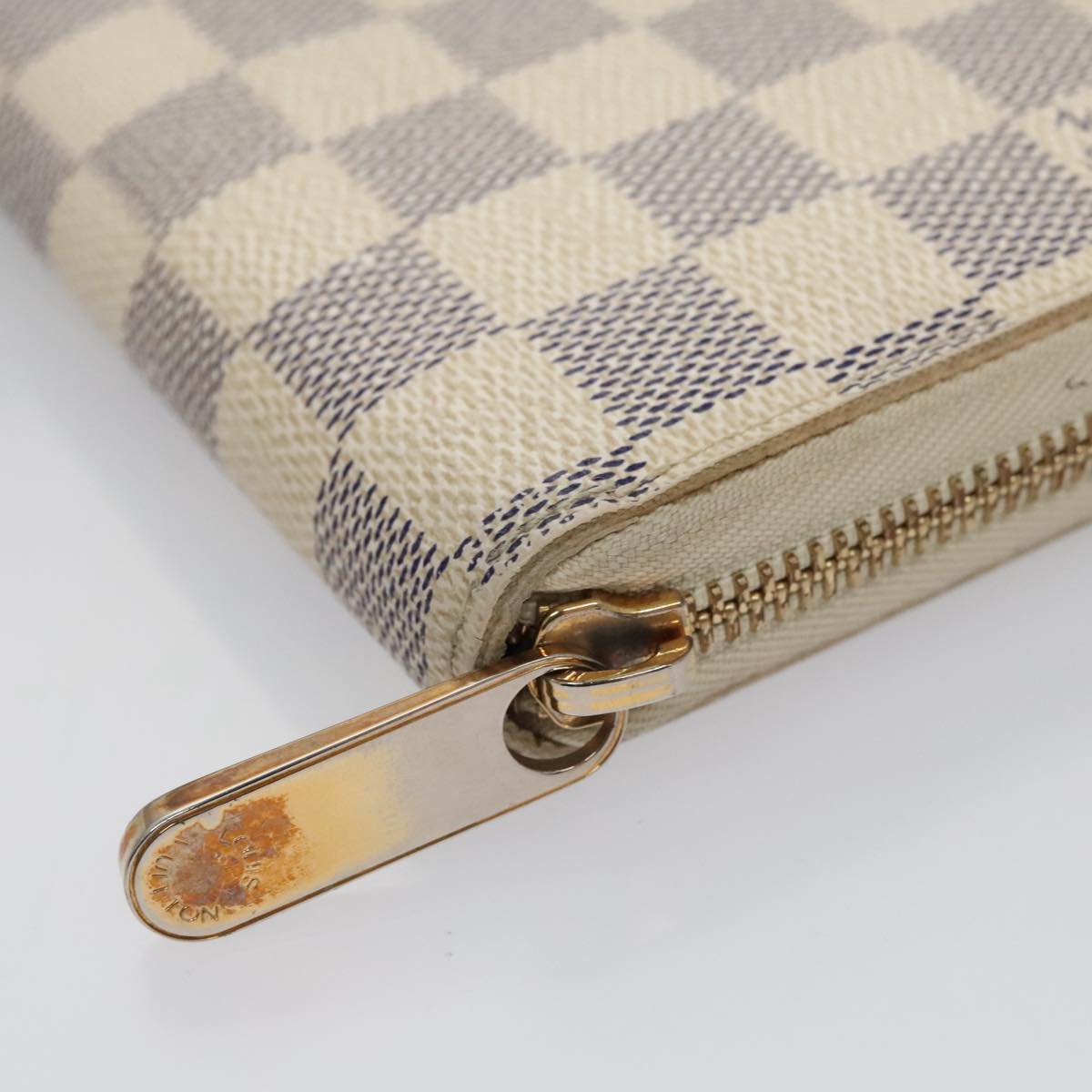 Louis Vuitton Zippy Wallet White Canvas Wallet  (Pre-Owned)