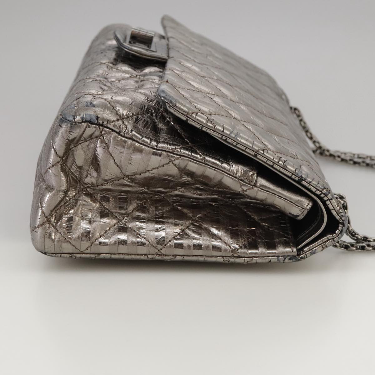 Chanel 2,55 Silver Leather Shoulder Bag (Pre-Owned)