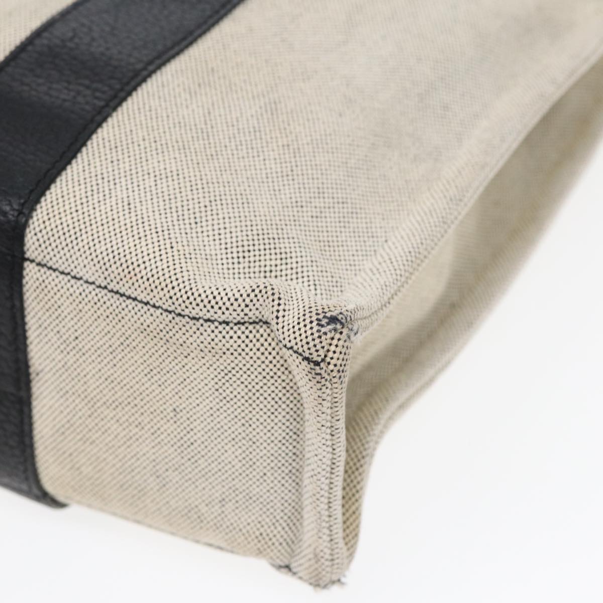 Hermès Arne White Canvas Tote Bag (Pre-Owned)