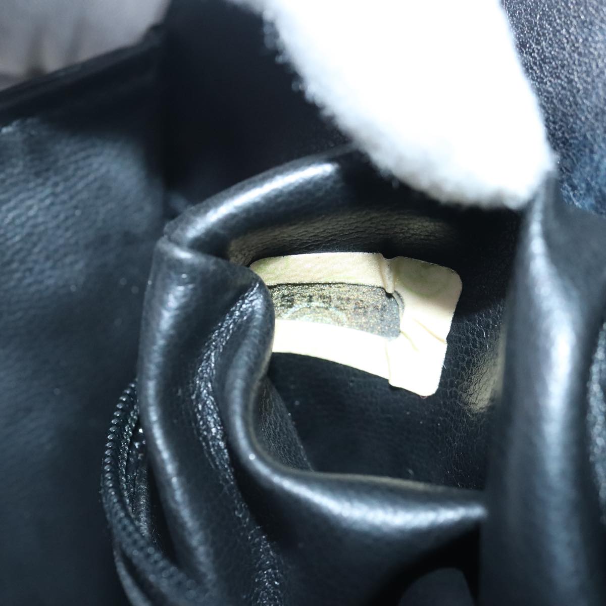 Chanel Cc Black Patent Leather Shoulder Bag (Pre-Owned)