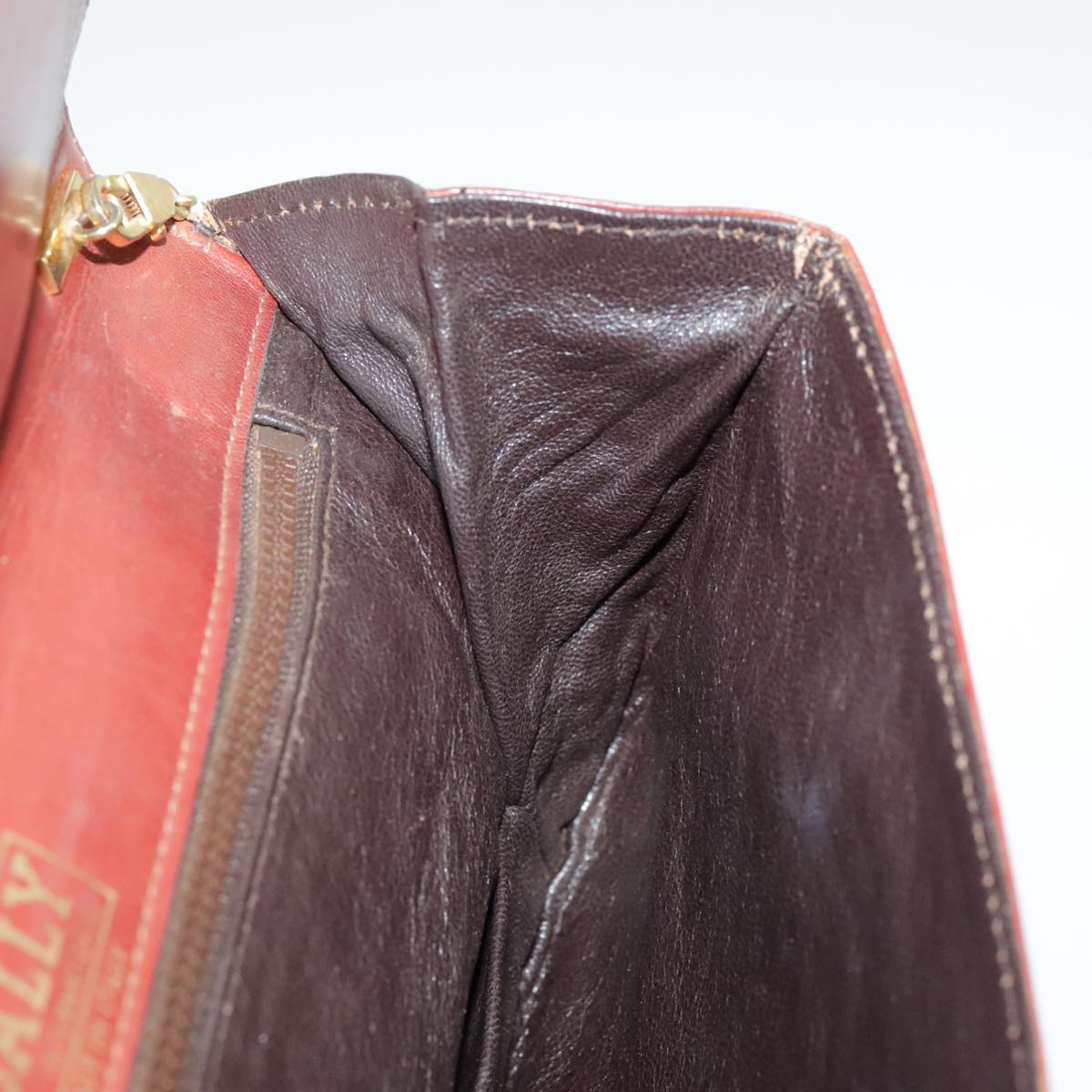 Bally Brown Leather Shoulder Bag (Pre-Owned)