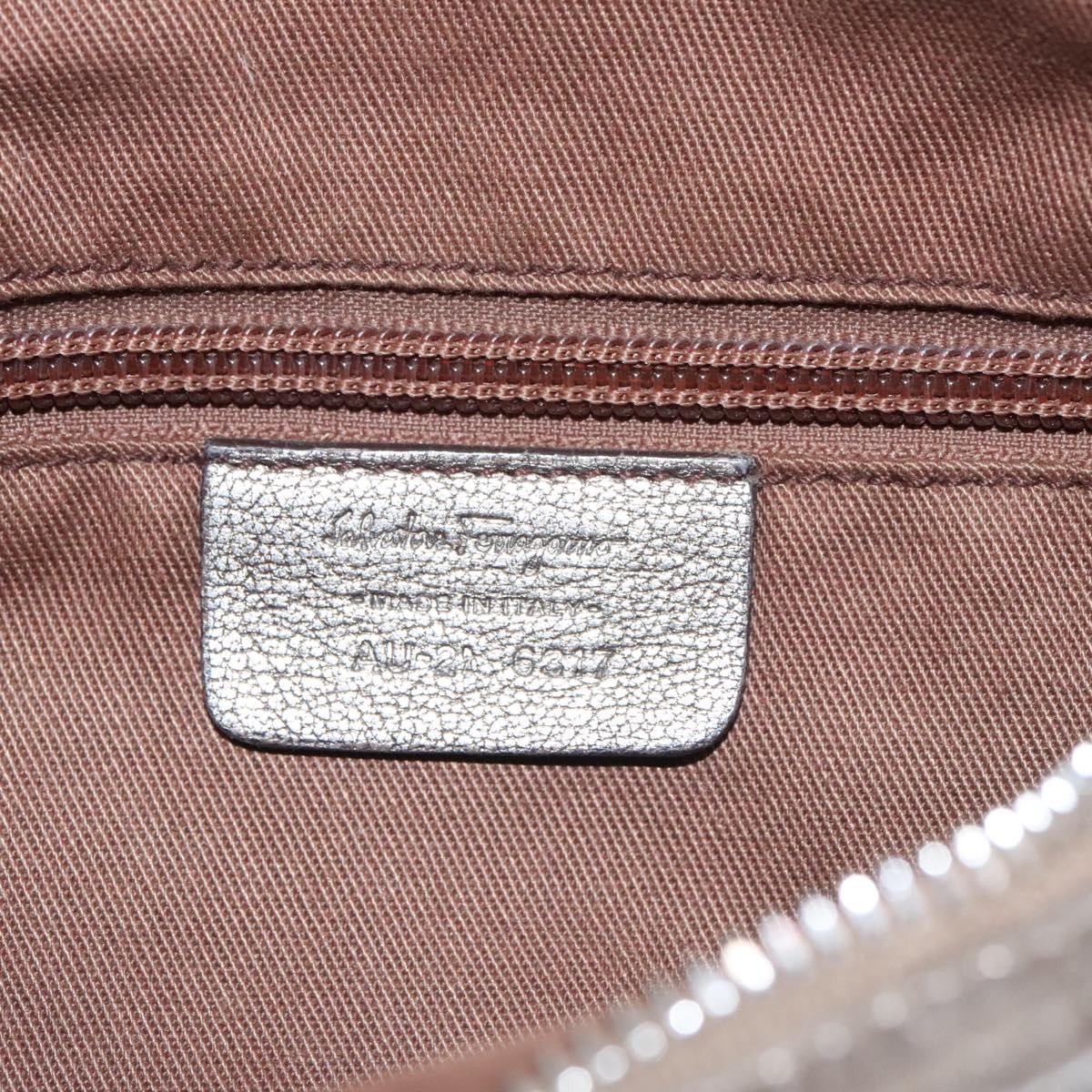 Salvatore Ferragamo Gancini Silver Leather Shoulder Bag (Pre-Owned)
