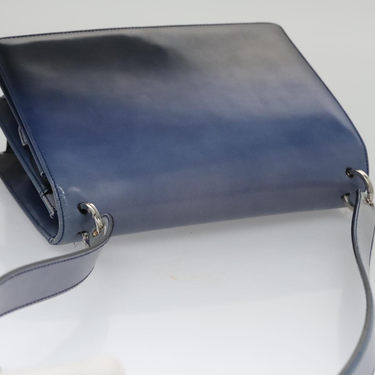 Salvatore Ferragamo Gancini Blue Patent Leather Shoulder Bag (Pre-Owned)