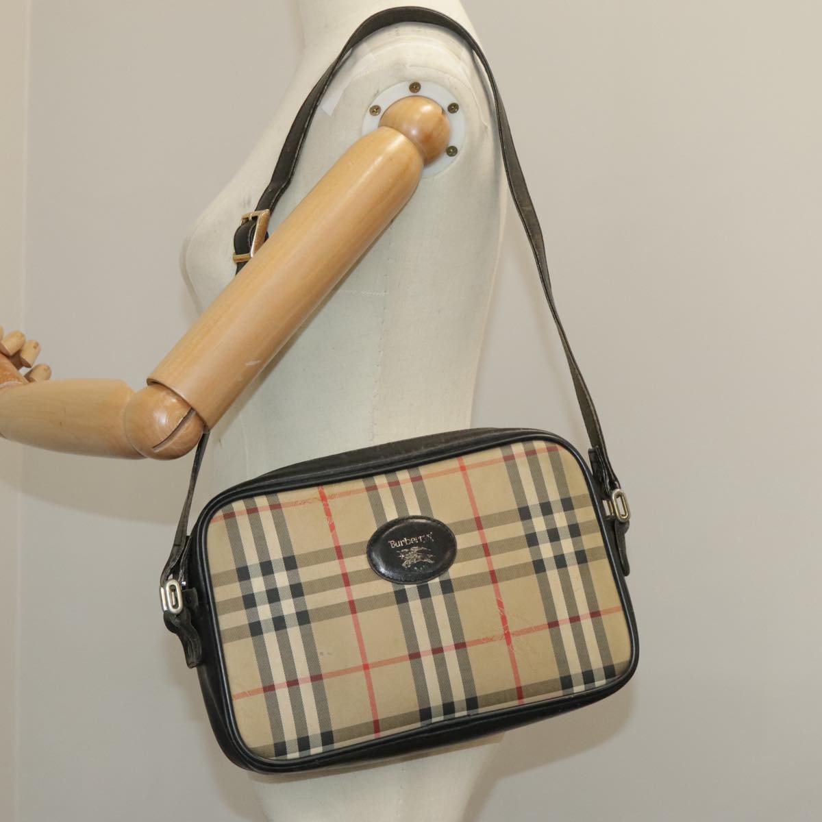 Burberry Nova Check Beige Canvas Shoulder Bag (Pre-Owned)