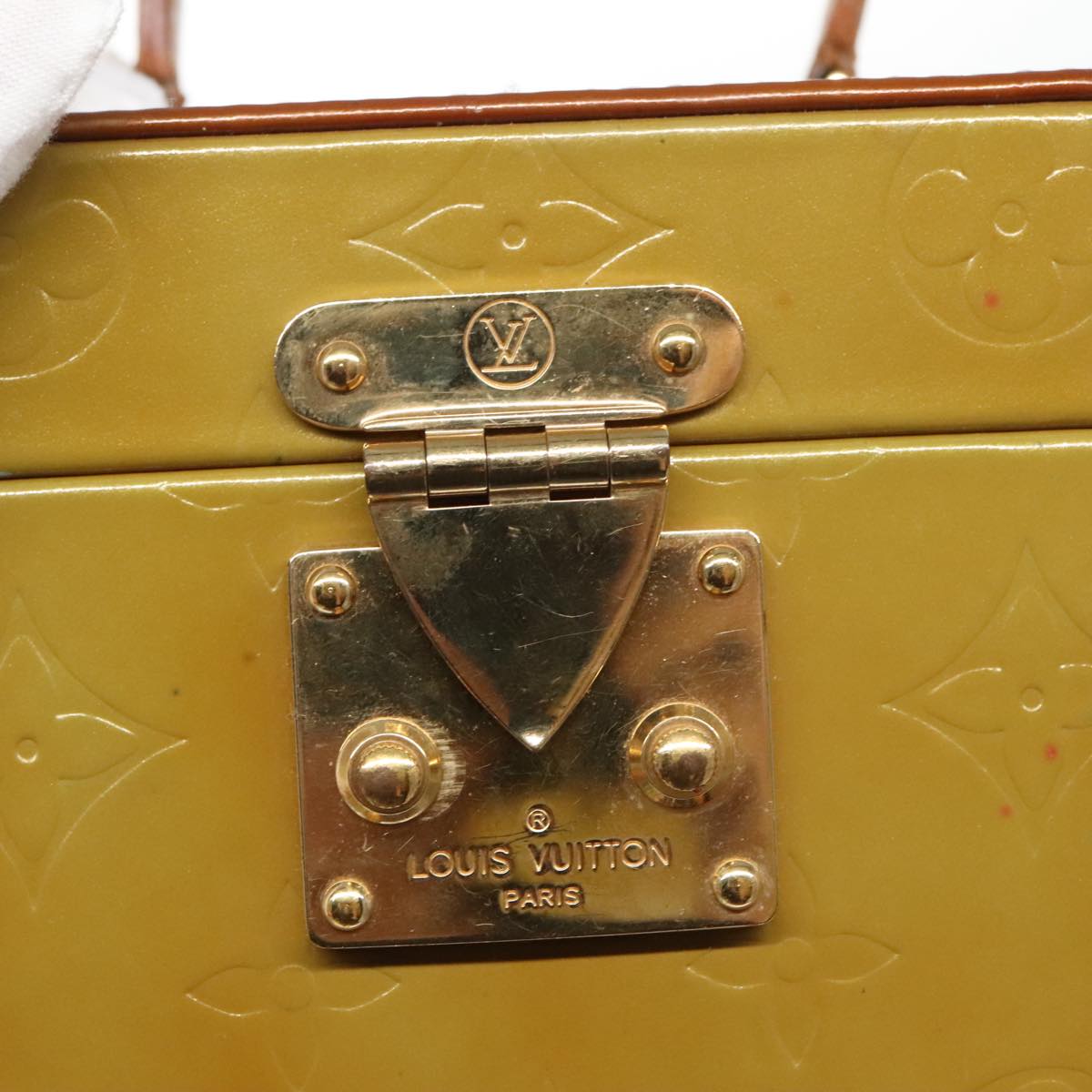 Louis Vuitton Bleecker Khaki Patent Leather Clutch Bag (Pre-Owned)