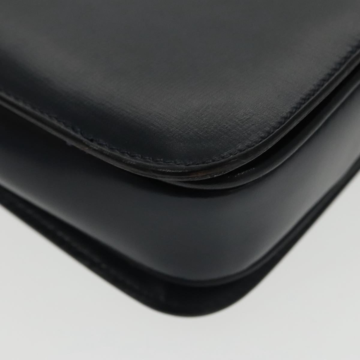 Gucci G Logo Black Leather Shoulder Bag (Pre-Owned)