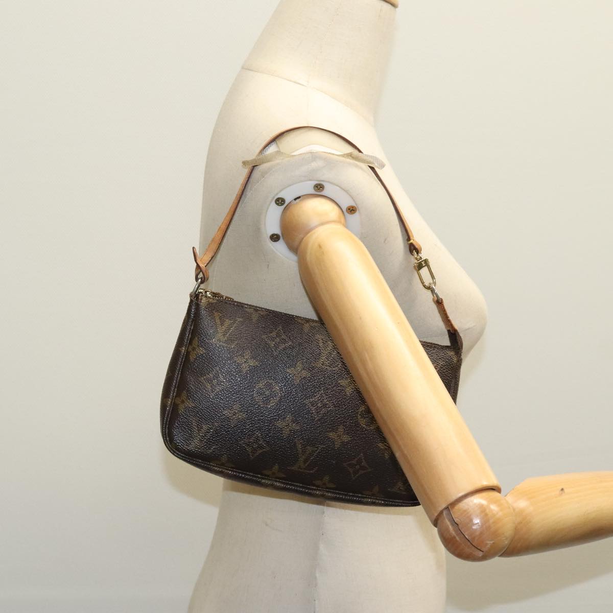Louis Vuitton Pochette Accessoire Brown Canvas Clutch Bag (Pre-Owned)